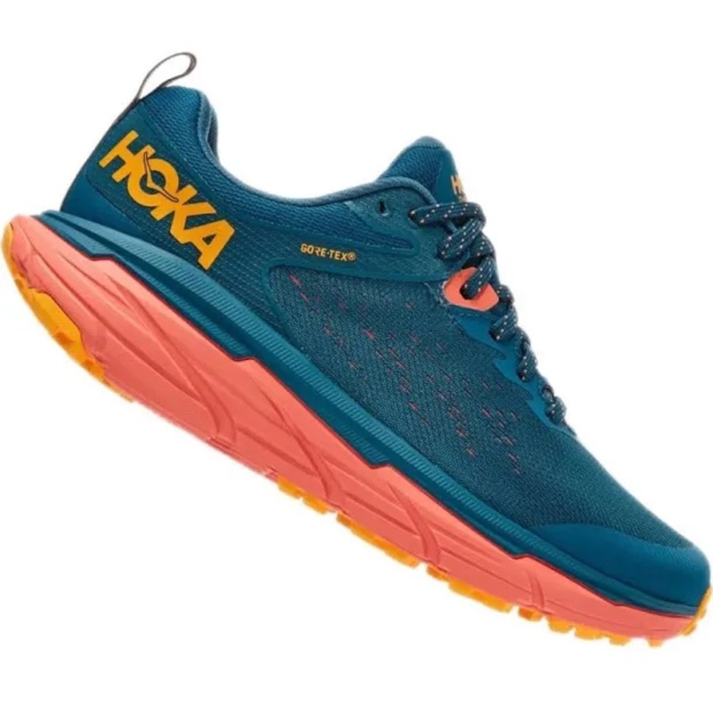 Hoka Challenger Atrx Size 8